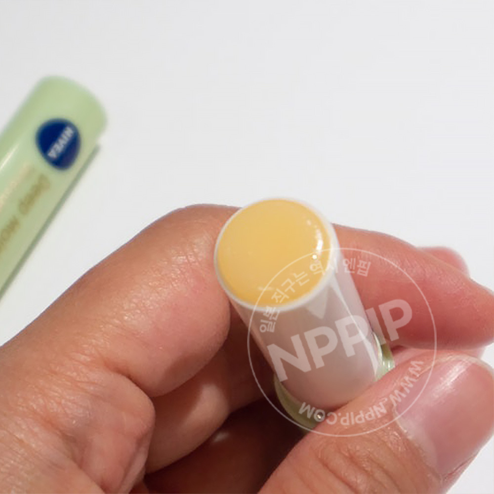 니베아 딥모이스처 립 올리브&레몬향