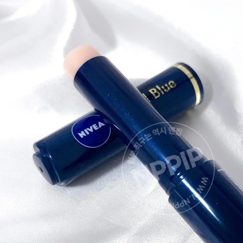 니베아 로얄 블루 립 촉촉하고 부드러운 타입