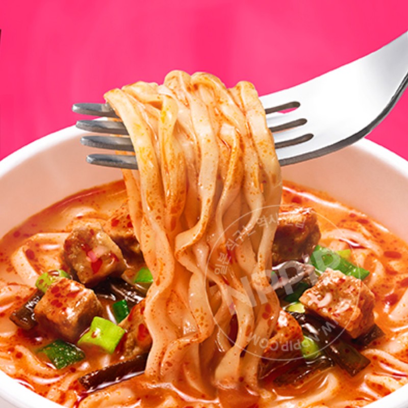 닛신 컵누들 카라톤 매운 돈코츠 라멘 83g 일본 컵라면
