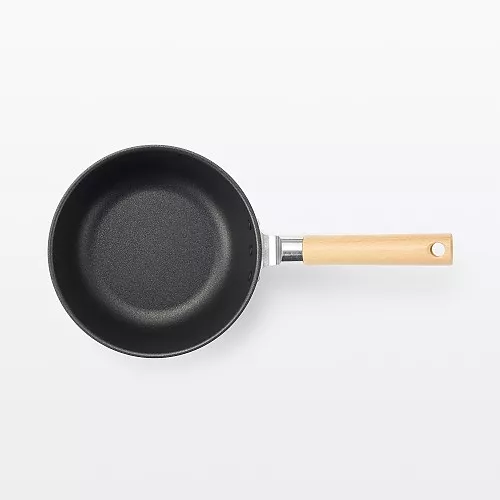 일본 무인양품 가스불 전용 냄비로도 쓸 수 있는 잘 눌어붙지 않는 깊은 프라이팬 20cm