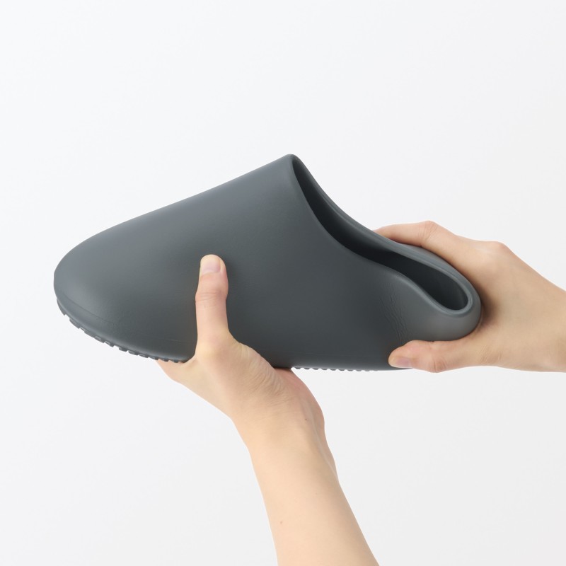 일본 무인양품 EVA 걸어 둘 수 있는 부드러운 욕실 슬리퍼 L 25~27cm 다크그레이